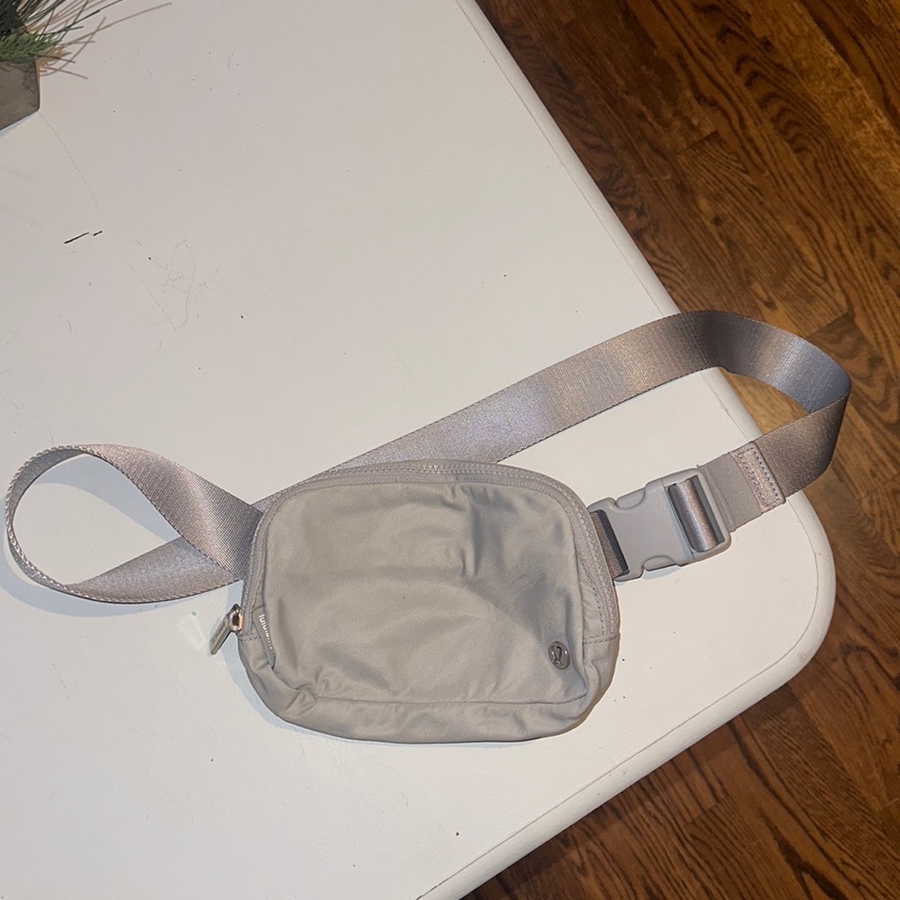 Lululemon belt bag
